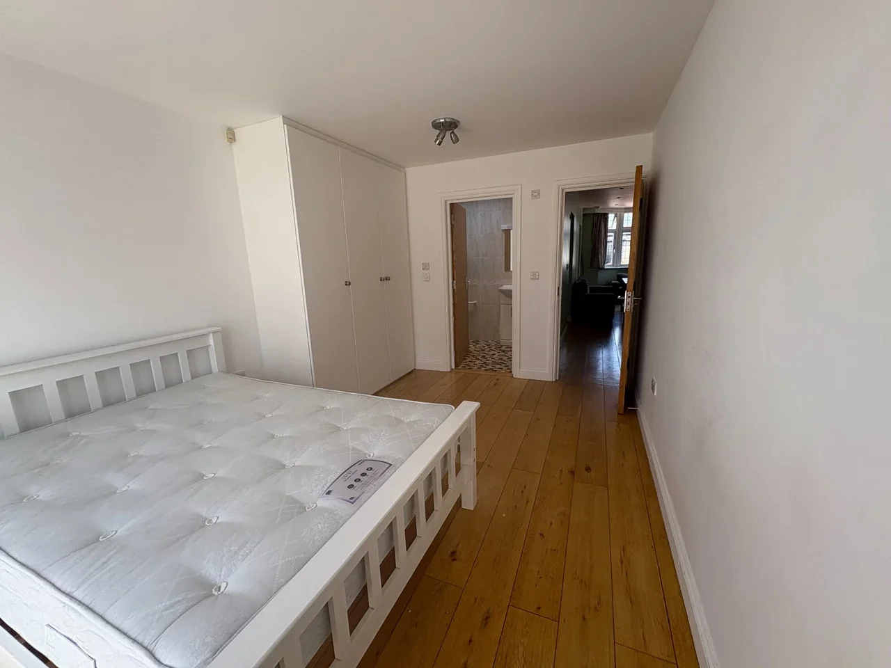 Room Fernbrook Drive in Greater London