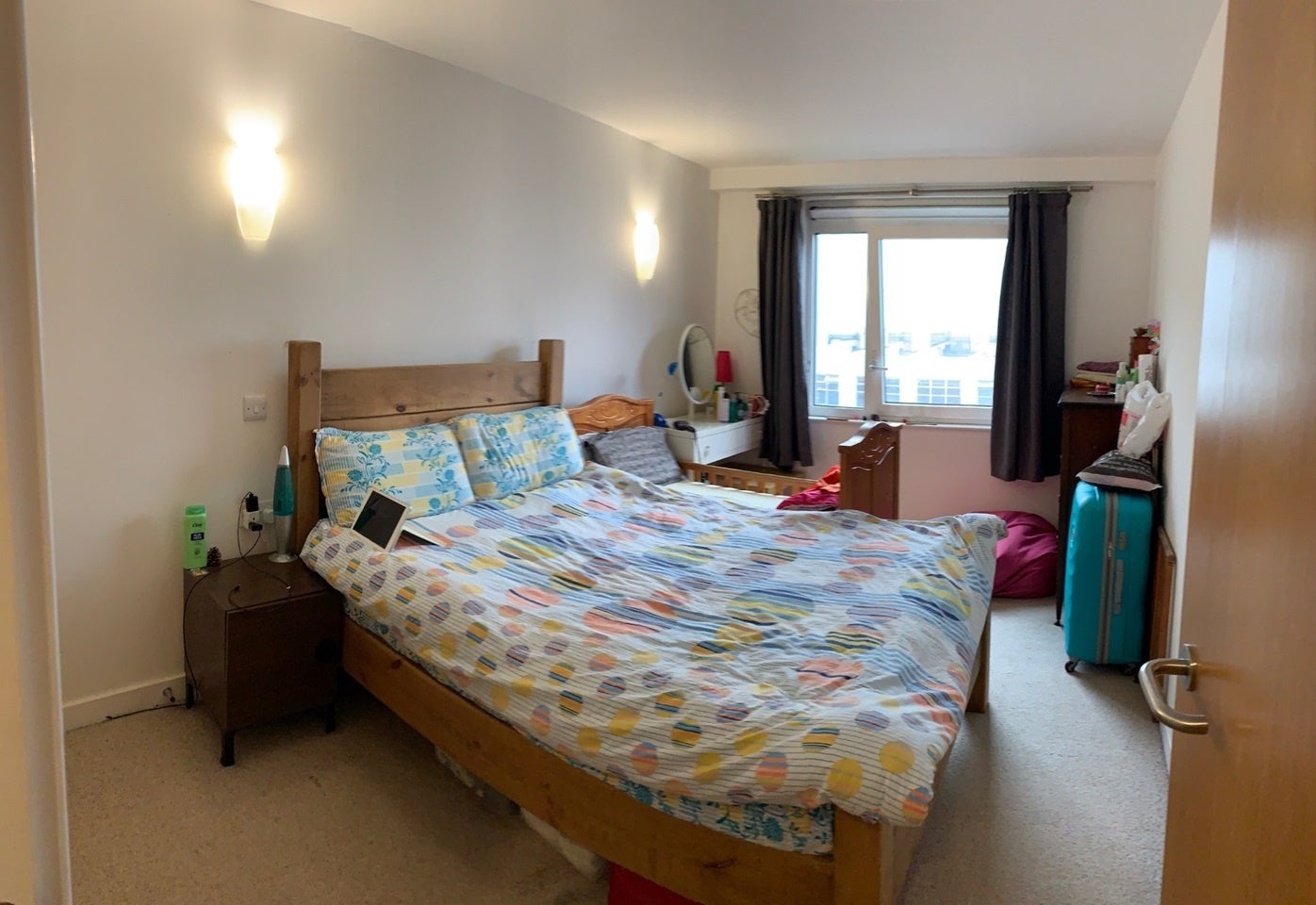 Flat Empire Way in Greater London