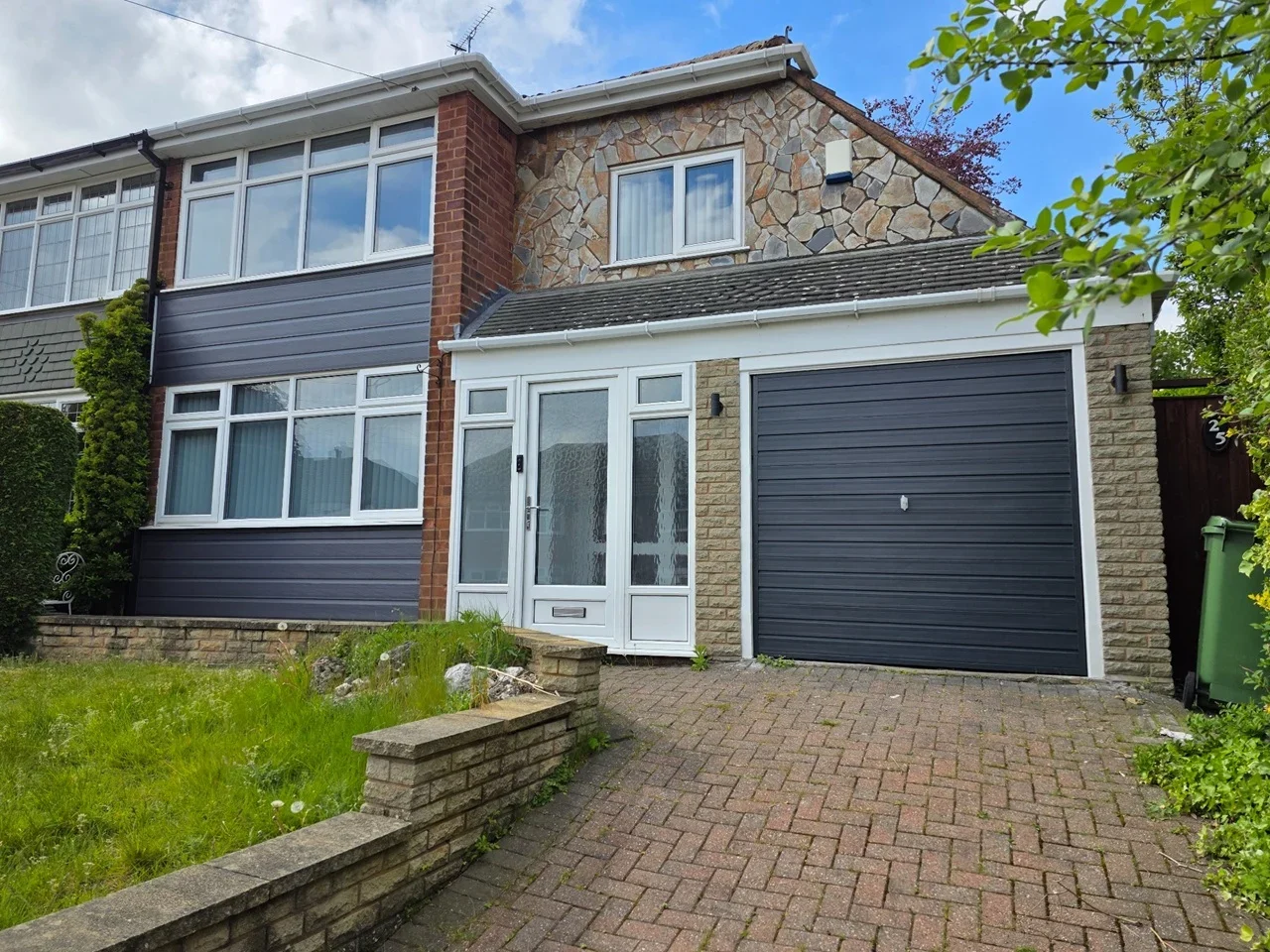House Tynedale Crescent in Wolverhampton