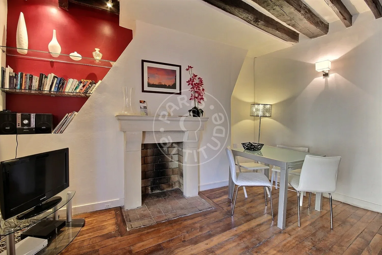 Appartement Rue des Écouffes à Paris