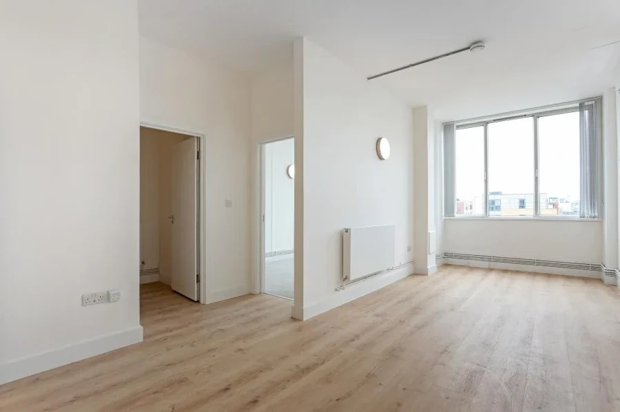 Flat Kingsland Road in Greater London