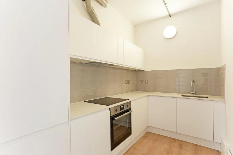 Flat Kingsland Road in Greater London