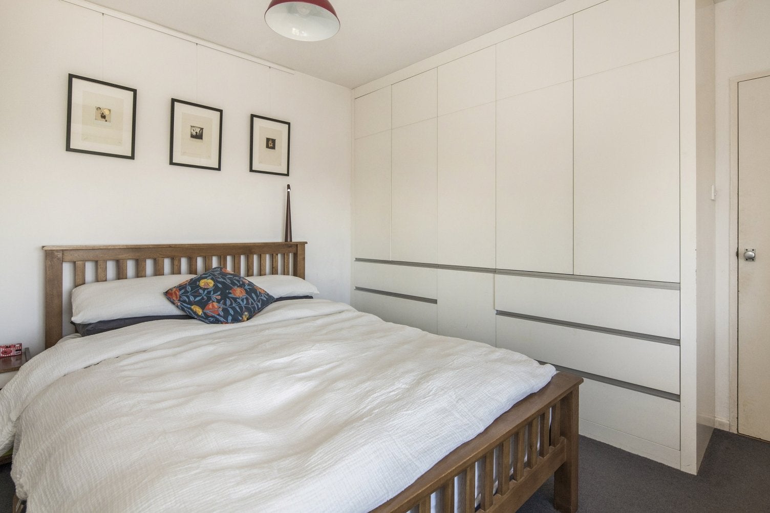 Flat Little Brownings in Greater London