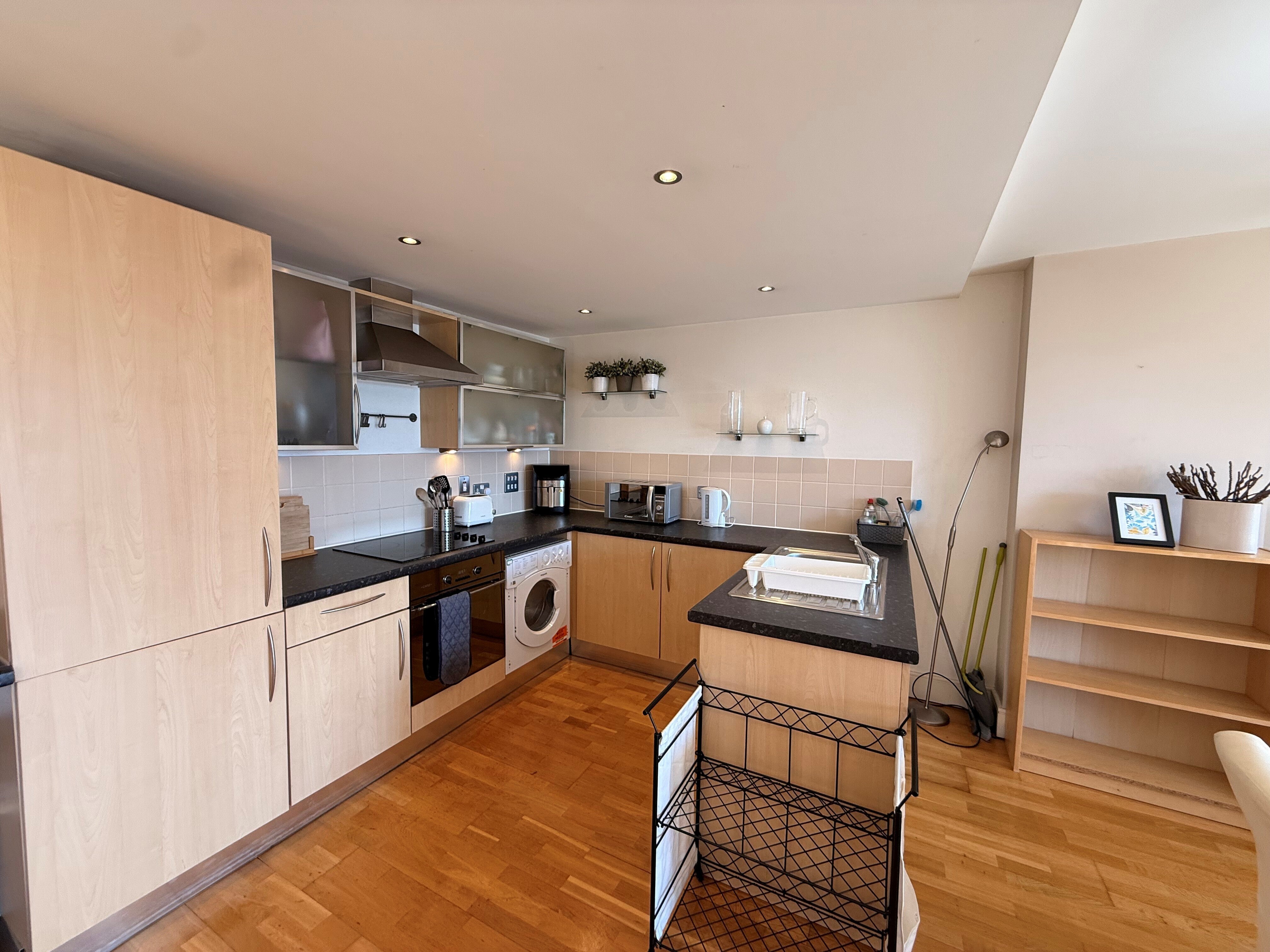 Flat Elmdale Road in Bristol