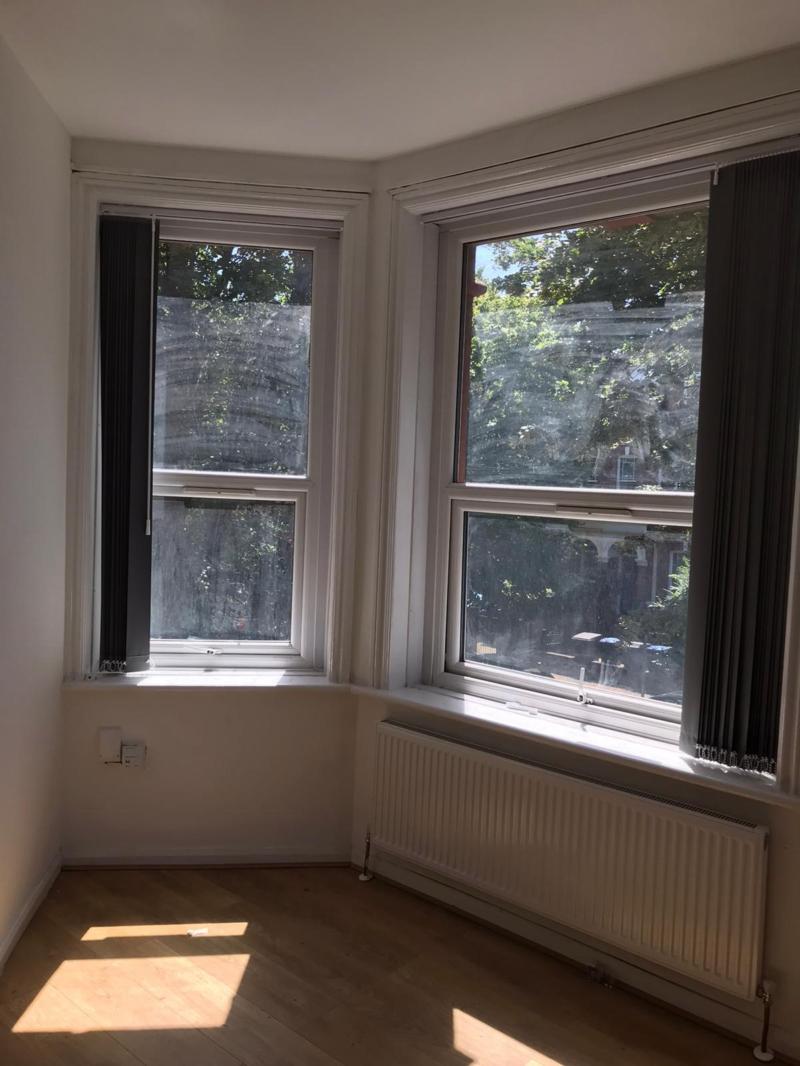 Flat Park Avenue in Greater London