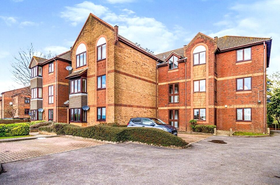 Flat Paynes Road in Southampton