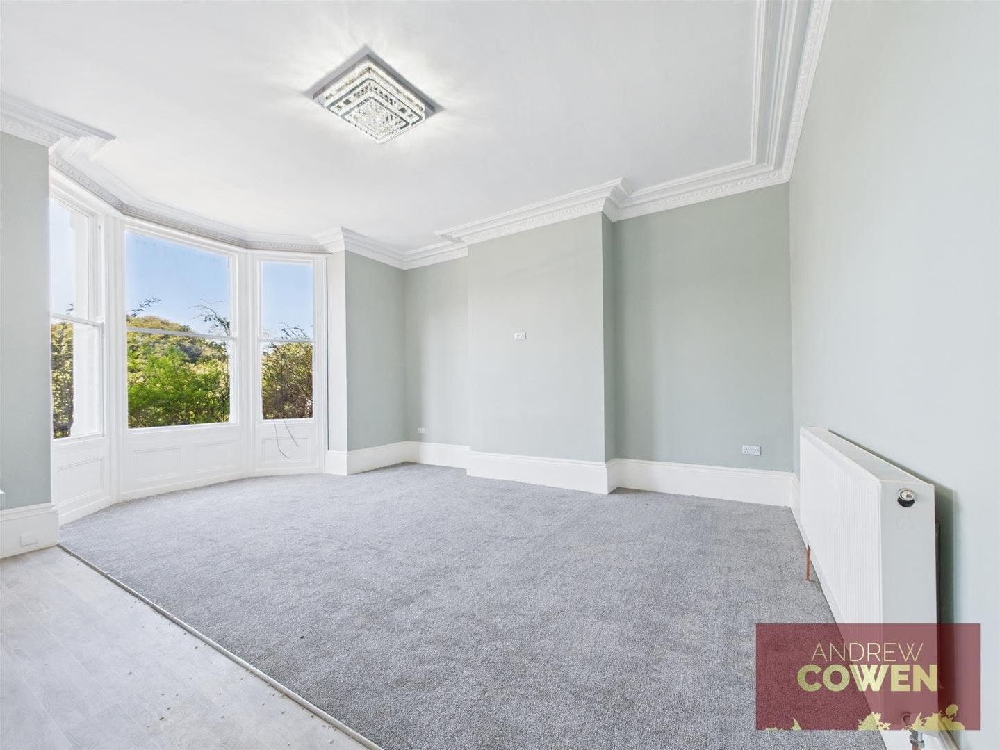 Flat Grosvenor Crescent in Scarborough