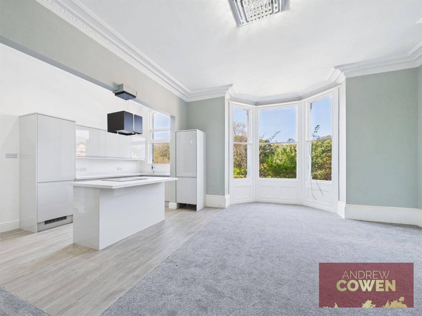 Flat Grosvenor Crescent in Scarborough
