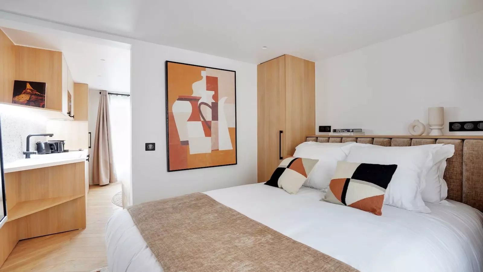 Flat Rue du Rocher in Paris