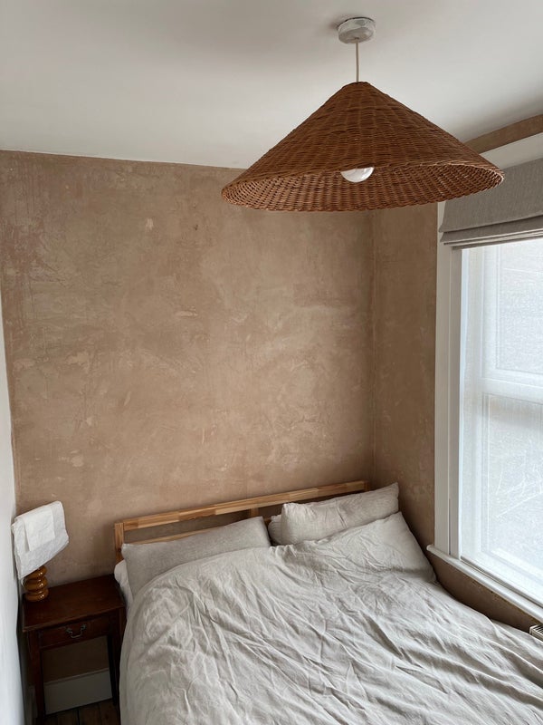Room Seymour Road in Greater London