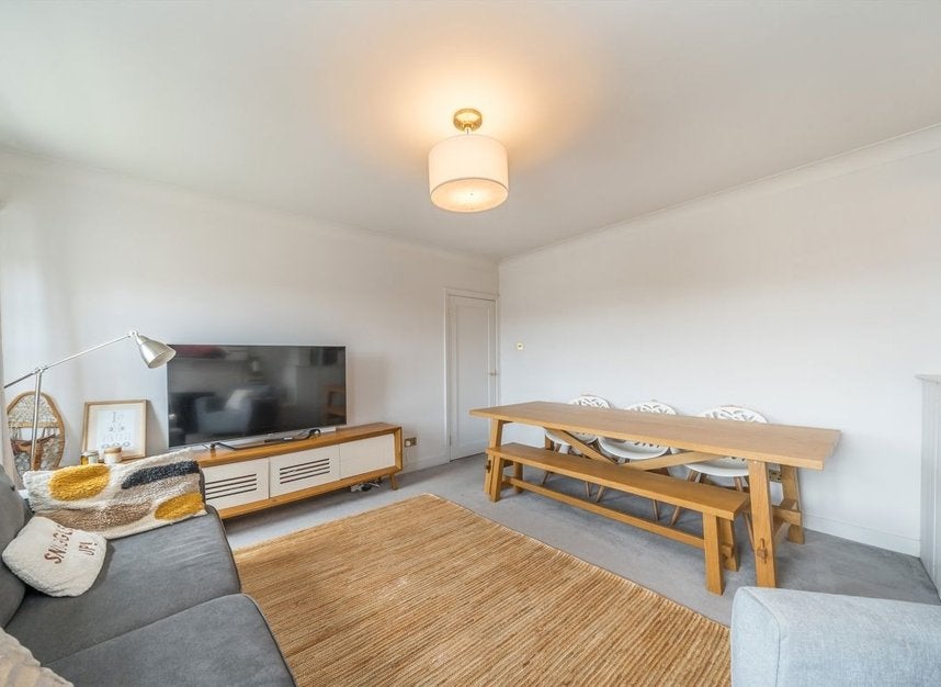 Flat Fortis Green Road in Greater London