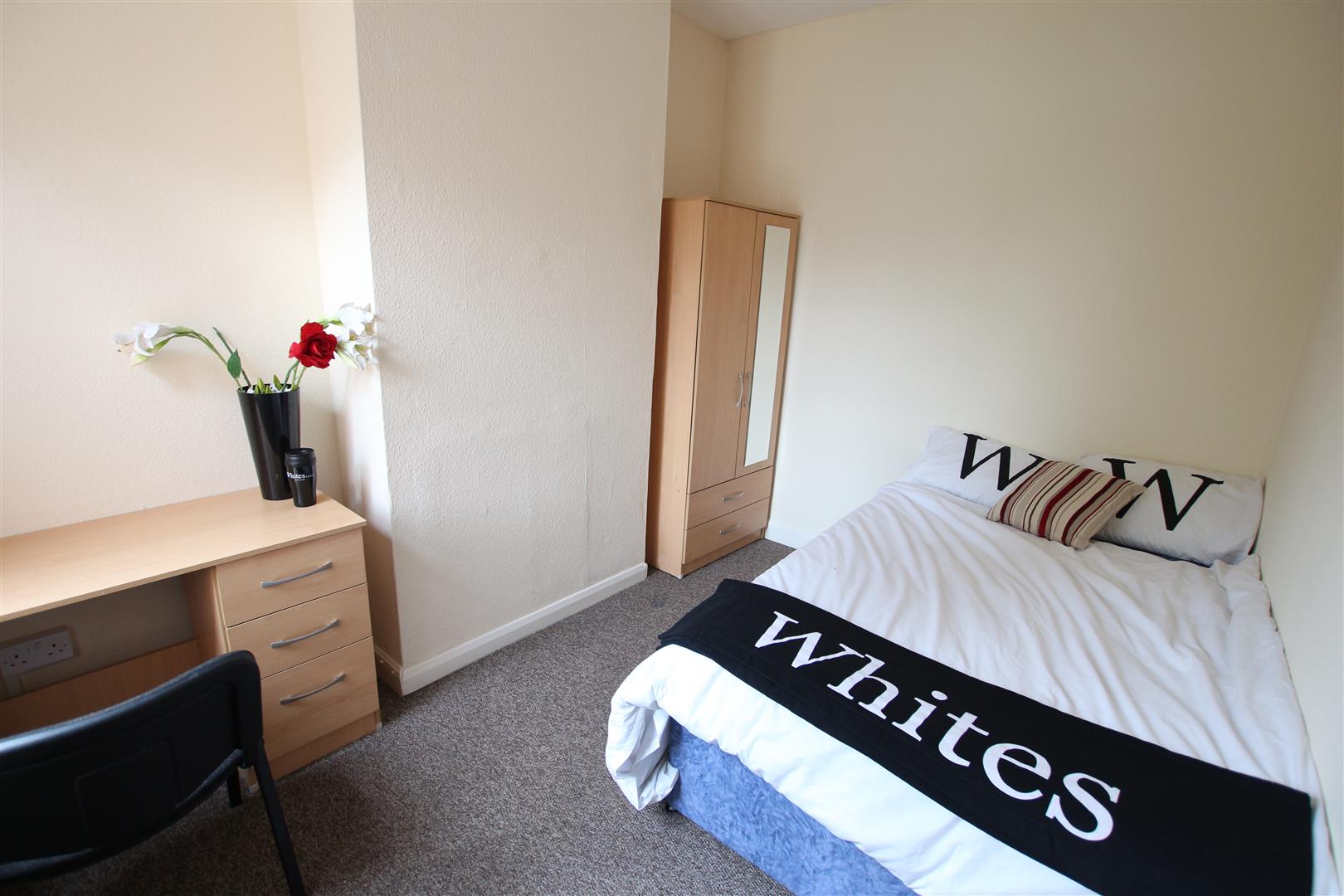 Room Southampton Road in Far Cotton