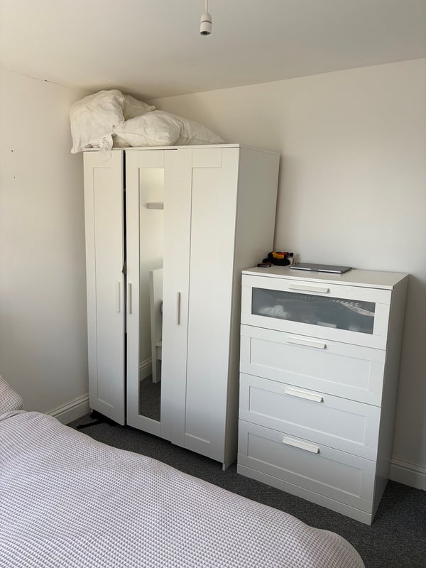 Room Valmar Road in Greater London
