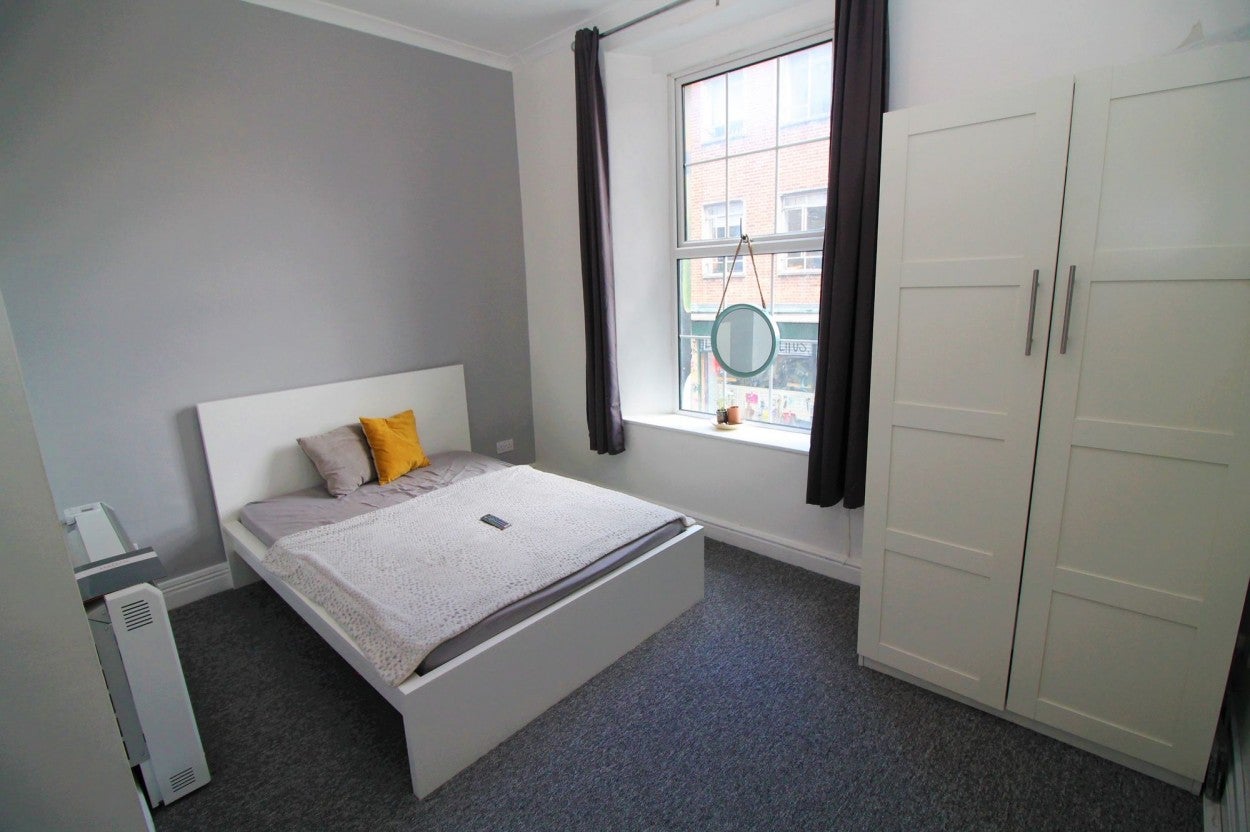 Flat King Square Avenue in Bristol
