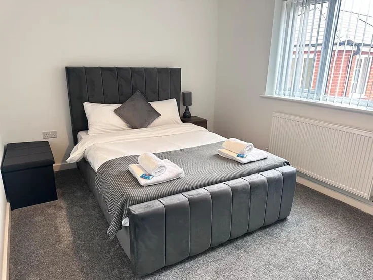 Flat Victoria Avenue in Staveley