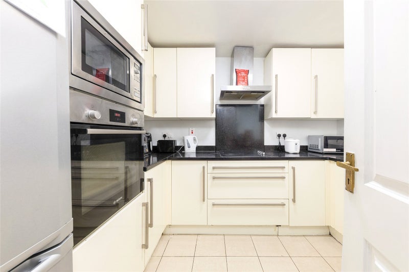 Room Porchester Mews in City of Westminster