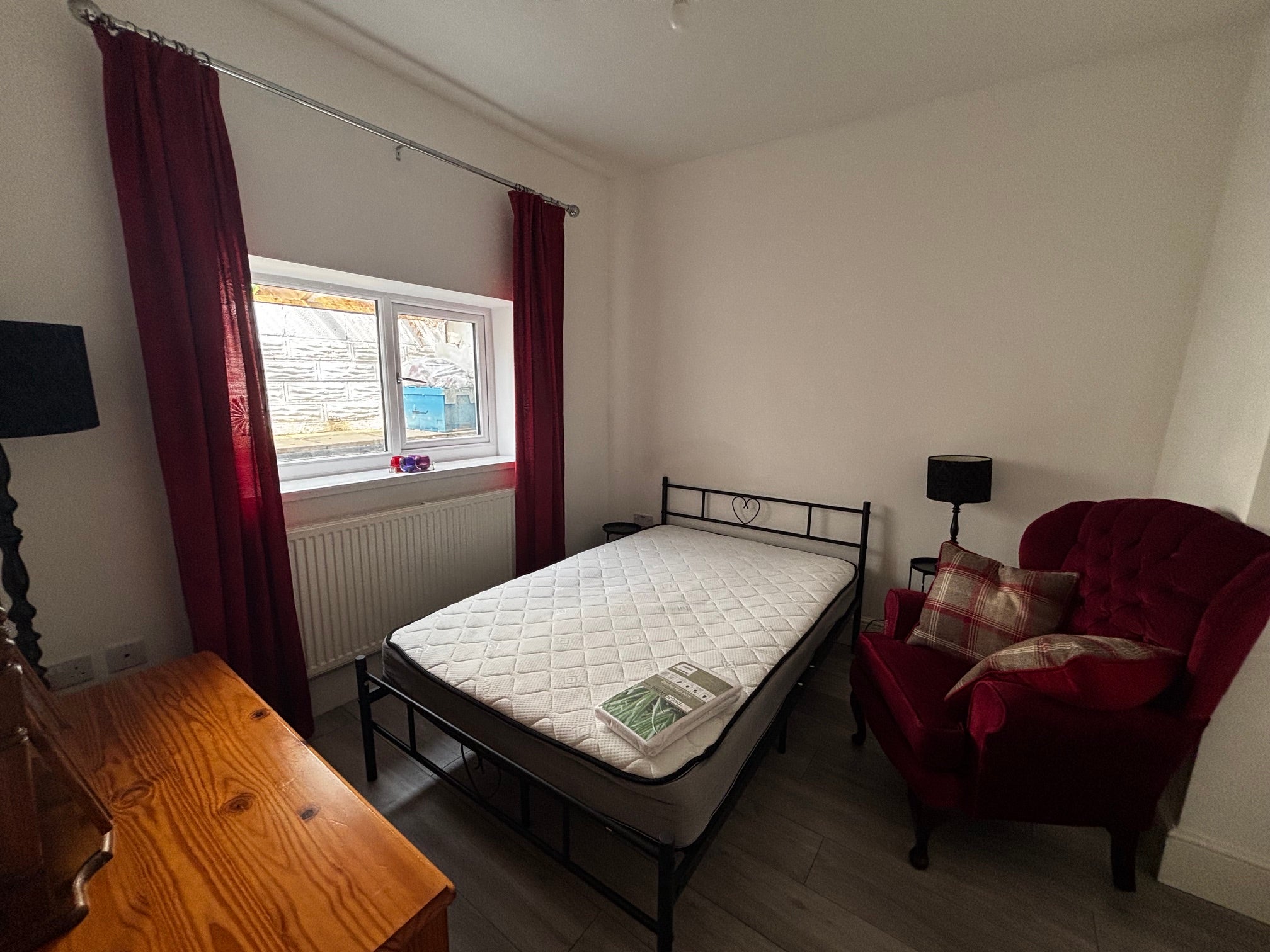 Room Upper Mill in Llanelli