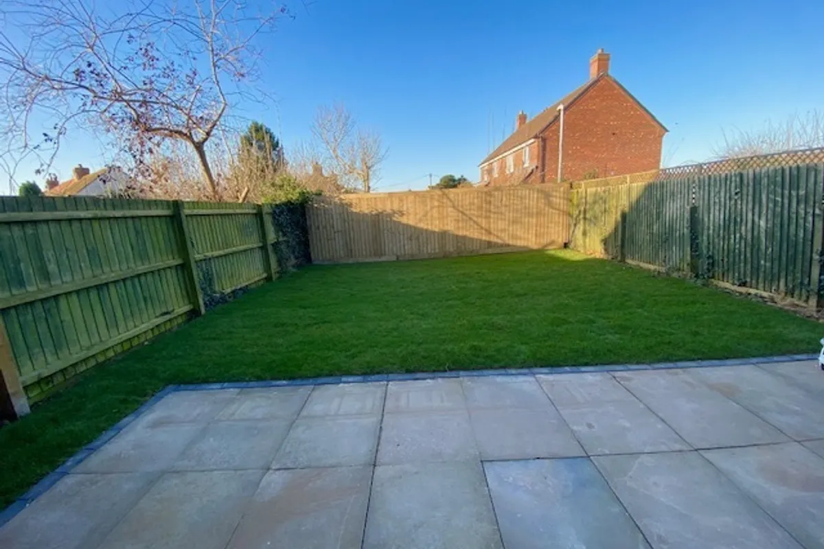House Winwood Close in Deanshanger