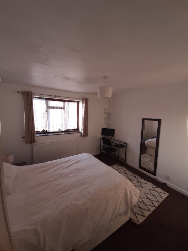 Room Brindley Road in Nottingham