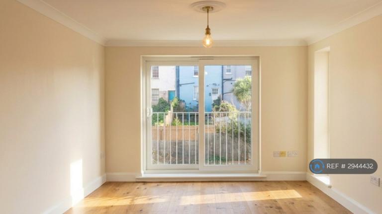 Flat Shaw Close in Hastings