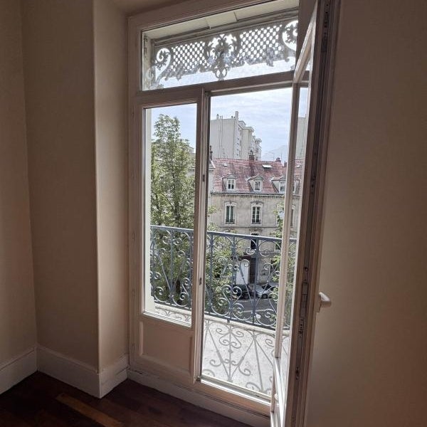 Appartement Place Paul Vallier à Grenoble