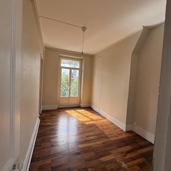 Appartement Place Paul Vallier à Grenoble