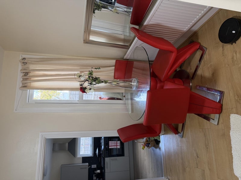 Room Heath Road in Greater London