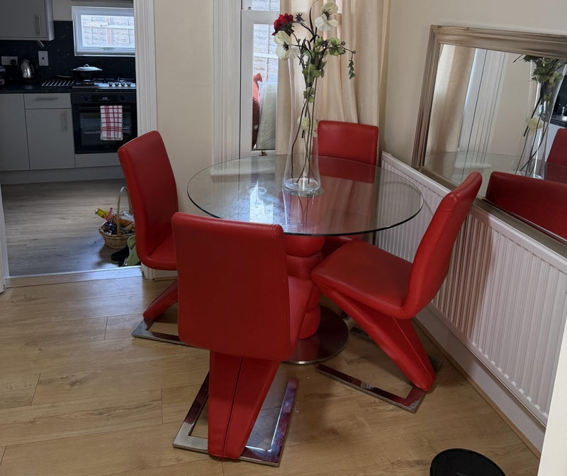Room Heath Road in Greater London