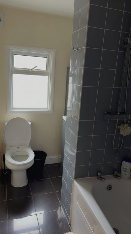 Room Heath Road in Greater London