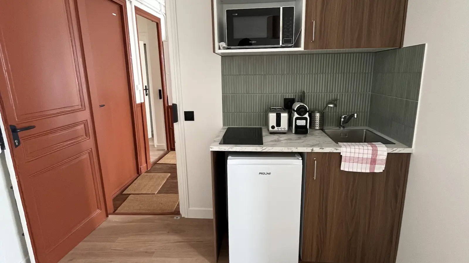 Flat Rue du Groupe Manouchian in Paris