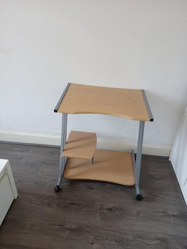 Room White Horse Road in Greater London