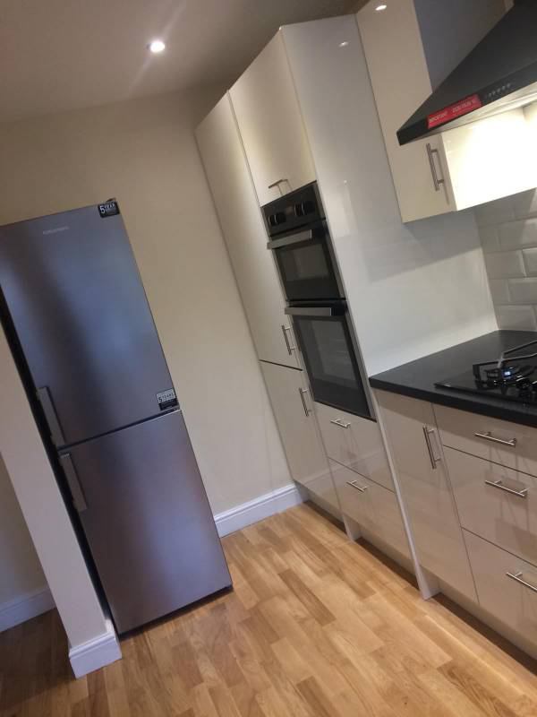 Room Dressington Avenue in Greater London