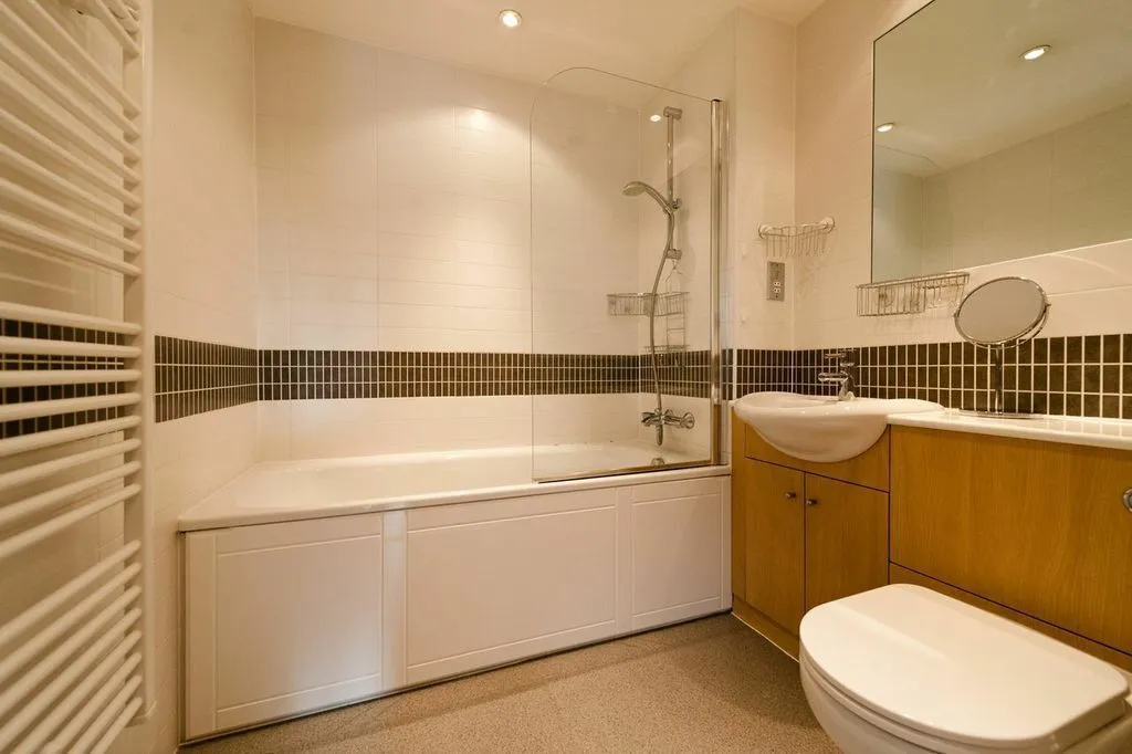 Flat Avebury Boulevard in Milton Keynes