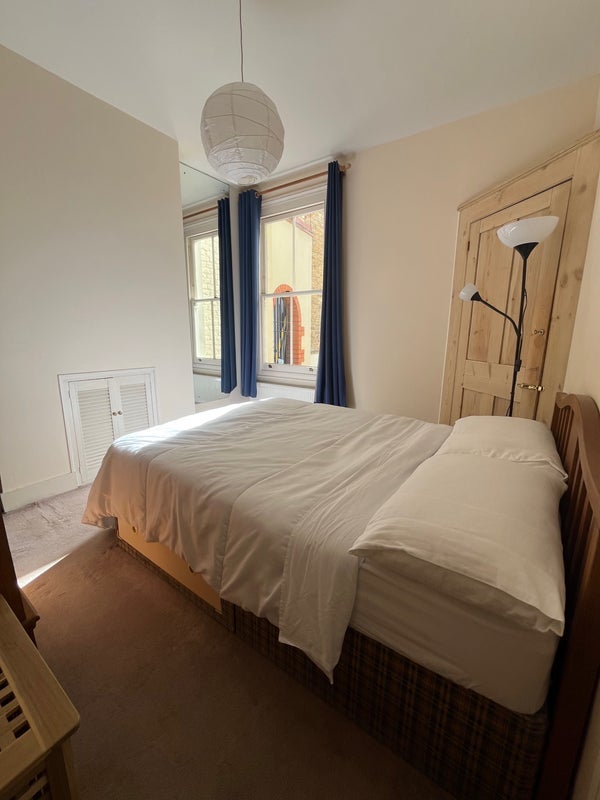 Room Camborne Road in Greater London