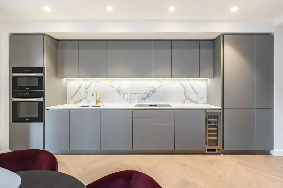 Flat Park Street in Greater London