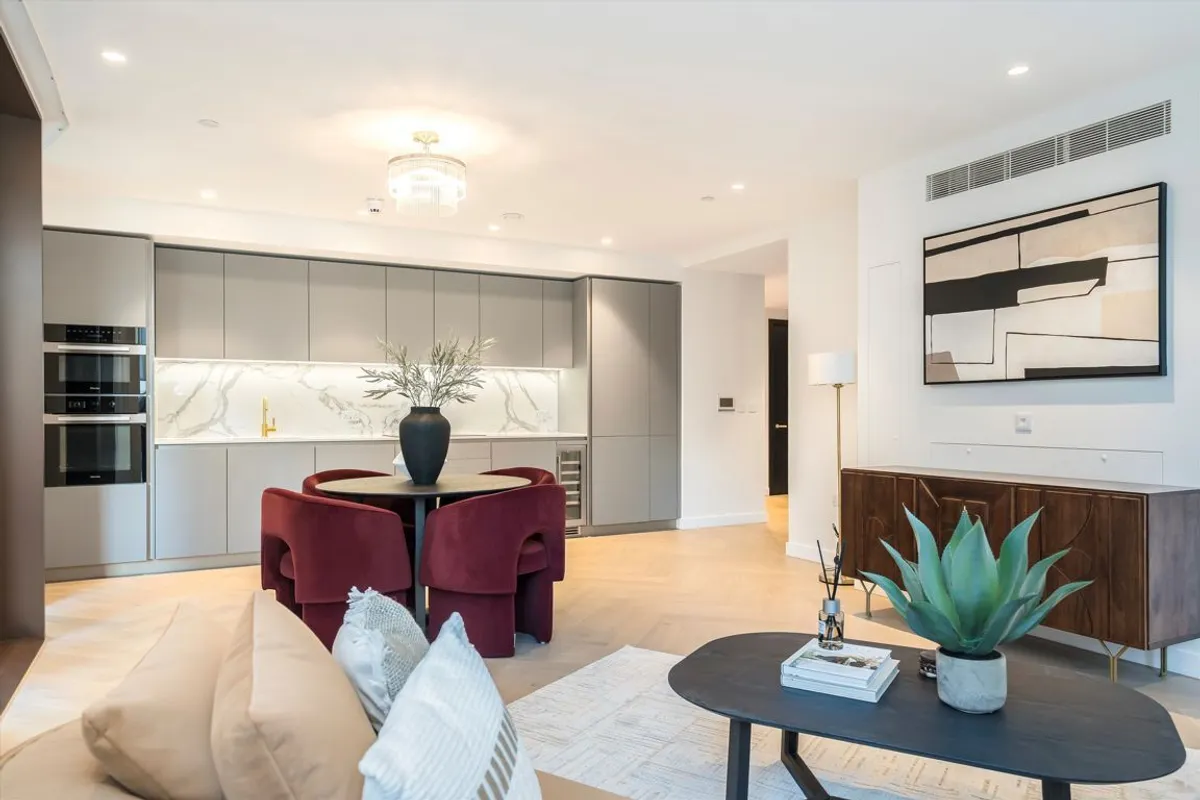 Flat Park Street in Greater London