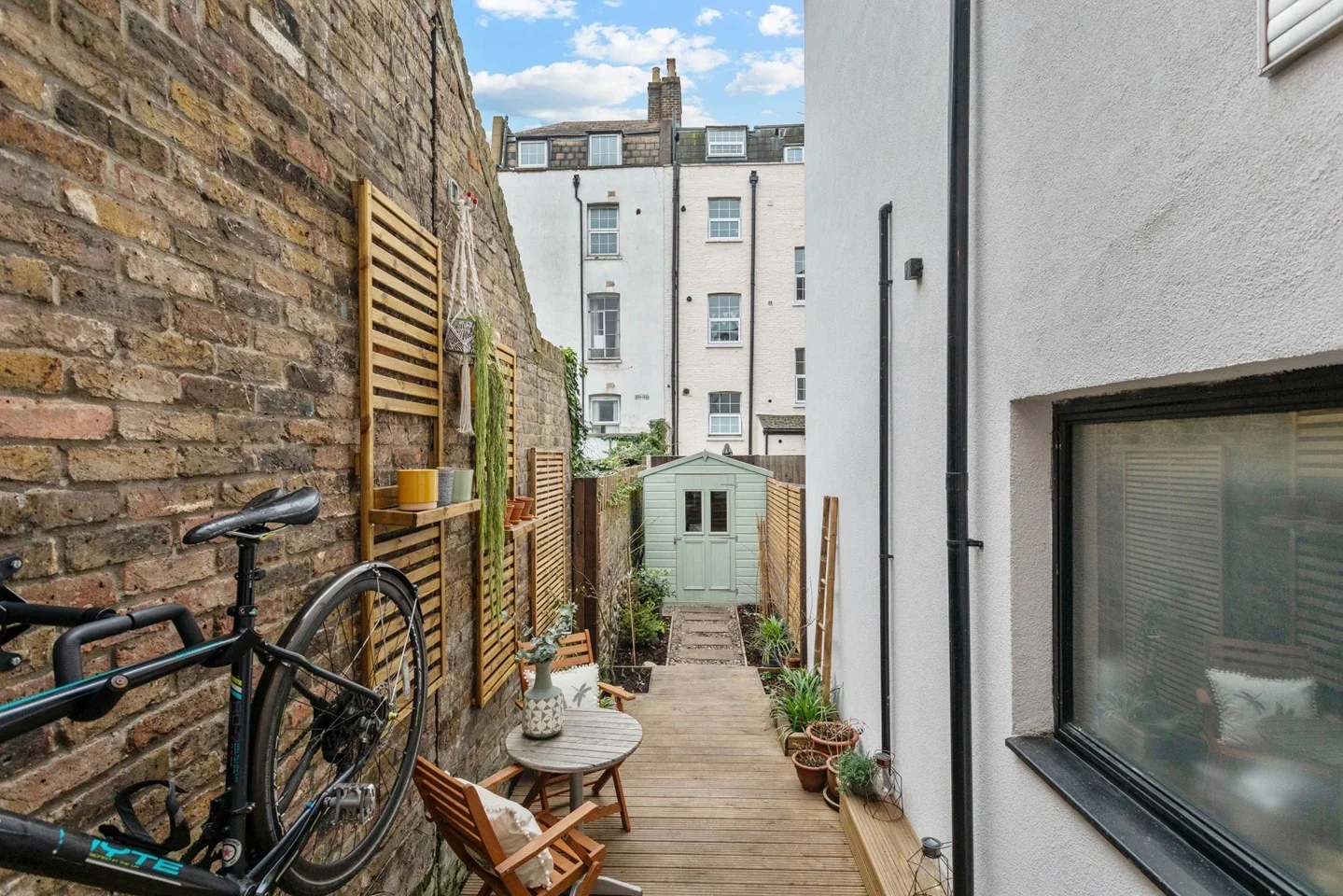 Flat Prowse Place in Greater London