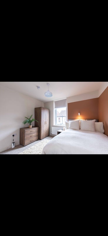 Room Edge Lane in Tameside