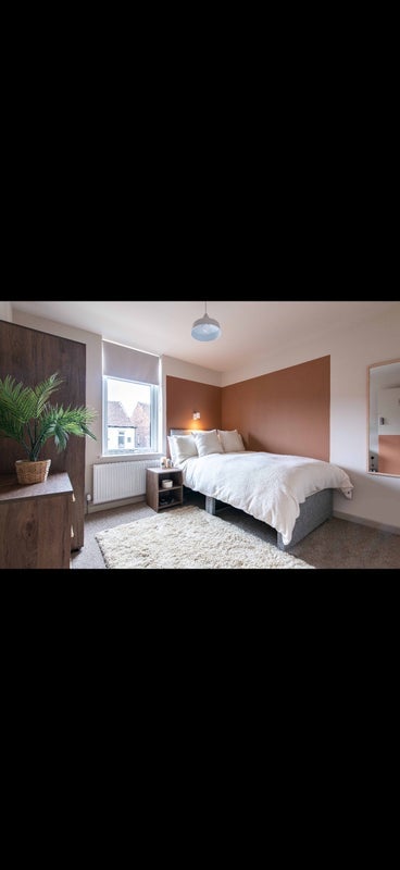 Room Edge Lane in Tameside