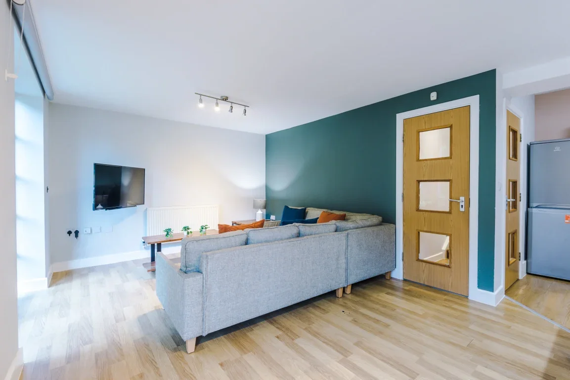Flat Jesmond Road in Newcastle upon Tyne