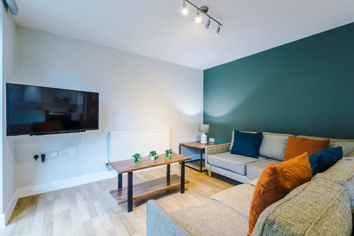 Flat Jesmond Road in Newcastle upon Tyne