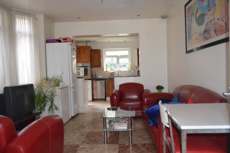 Room Mirabel Road in Greater London