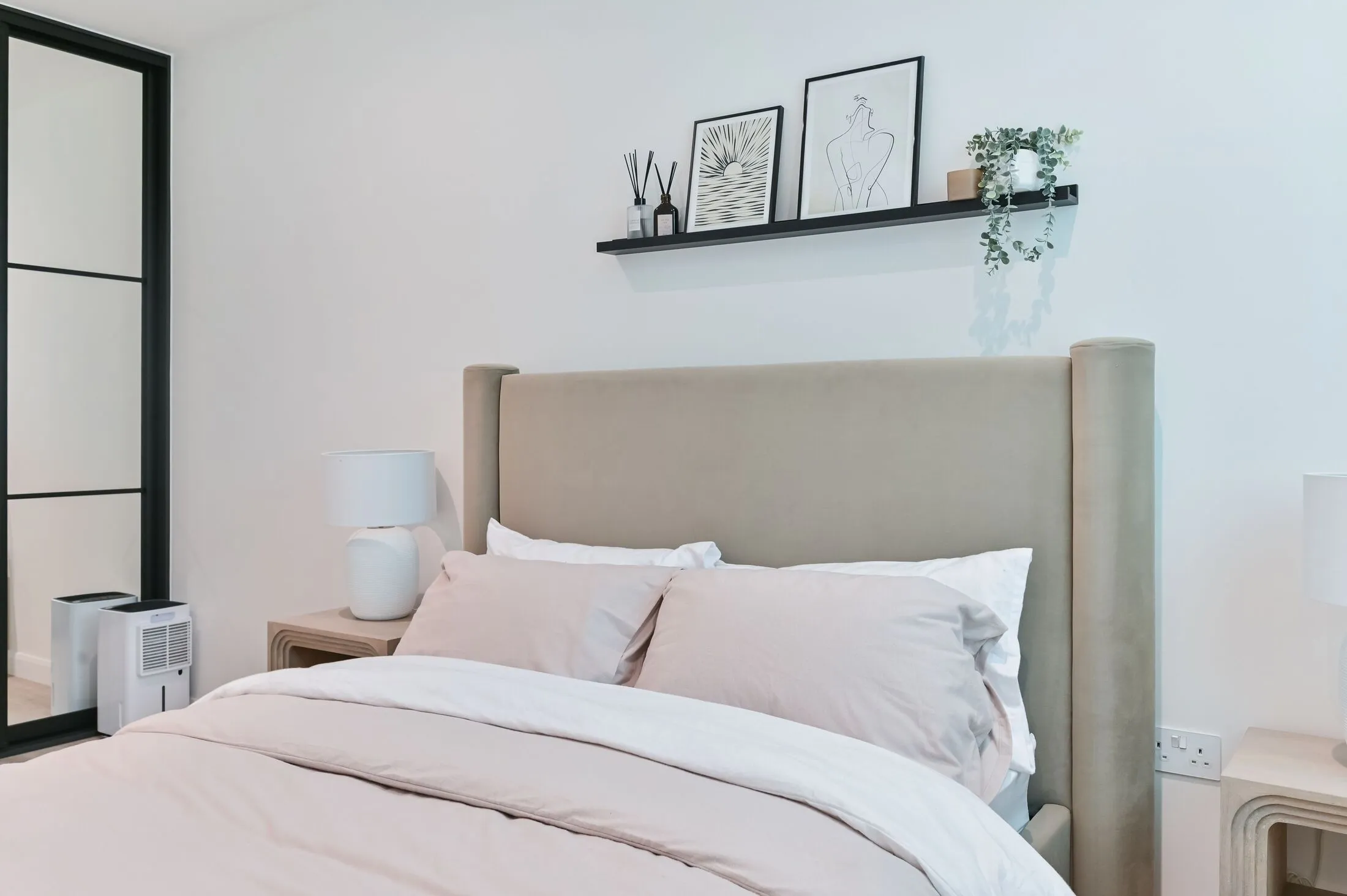 Flat Ravensbury Terrace in Greater London