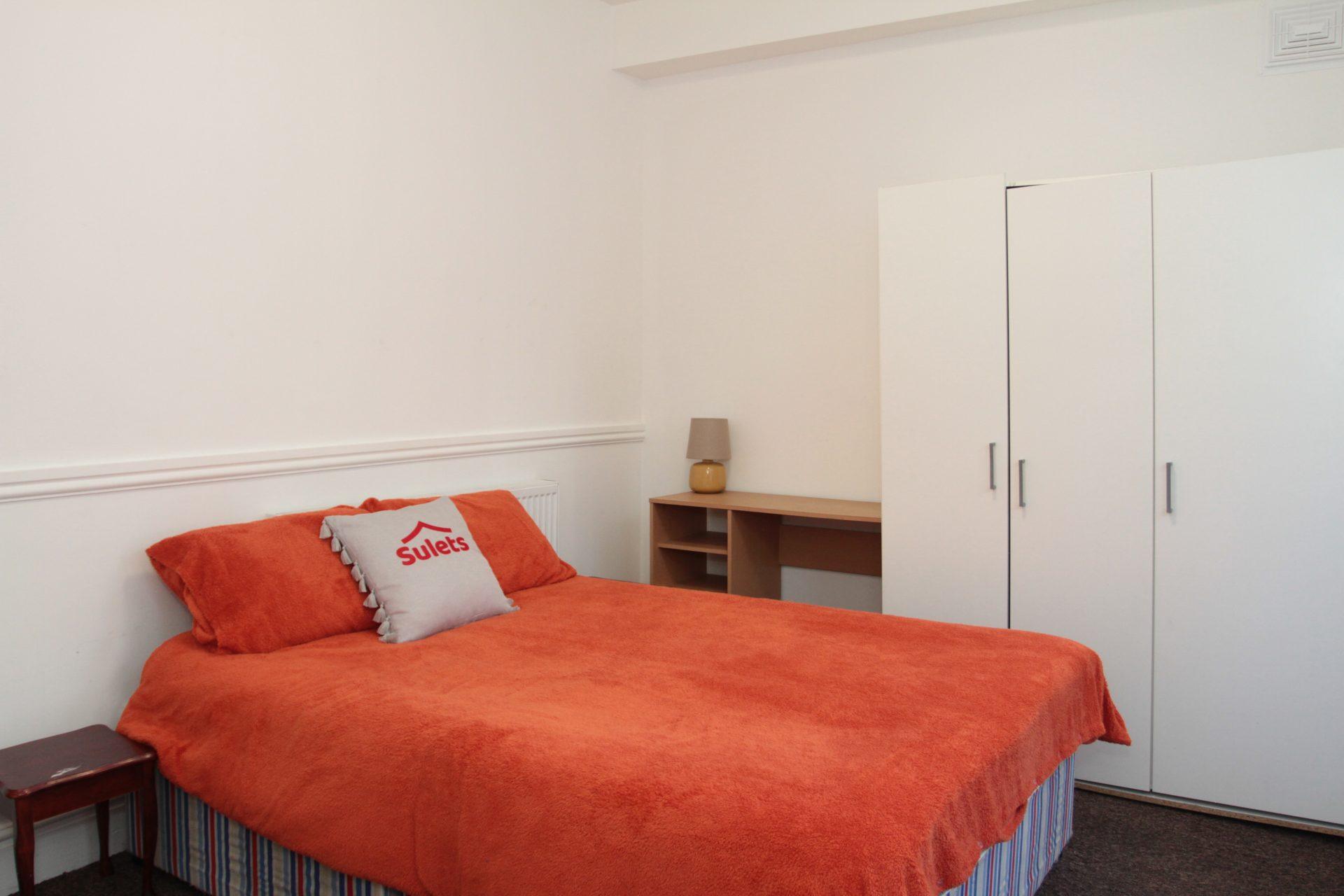 Flat Aylestone Road in Leicester