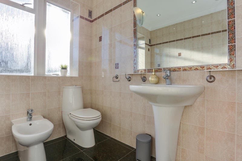 Room Brunswick Road in Greater London
