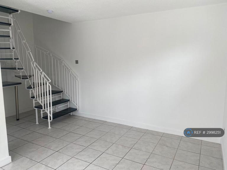 House Circuit Close in Willenhall