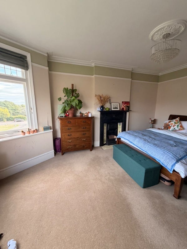 Room Coopers Lane in Greater London