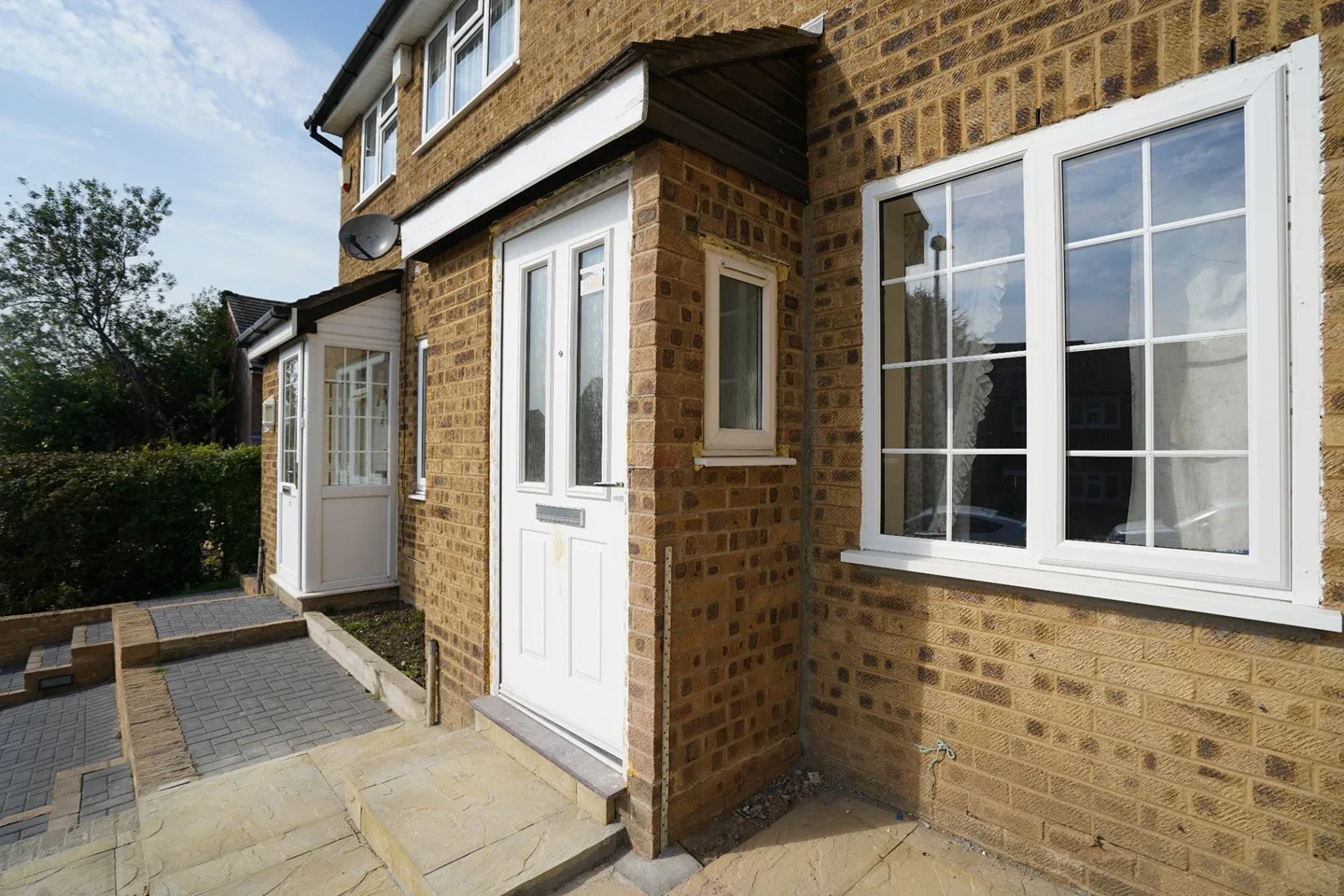House Doveney Close in Greater London