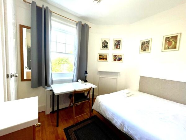 Flat Parfrey Street in Greater London