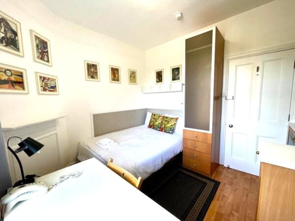 Flat Parfrey Street in Greater London